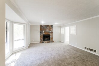 5017 Dekalb Way in Stone Mountain, GA - Building Photo - Building Photo