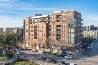 544 Oak at Parkside of Old Town in Chicago, IL - Building Photo - Building Photo