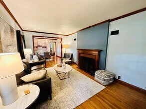 8100 Lee Blvd in Leawood, KS - Building Photo - Building Photo
