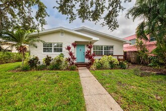 121 28th Ave N in St. Petersburg, FL - Foto de edificio - Building Photo