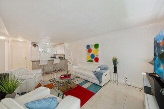 2581 Garden Dr in Lake Worth Beach, FL - Building Photo - Building Photo