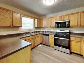 190 Paris Dr in Lawrenceville, GA - Building Photo - Building Photo