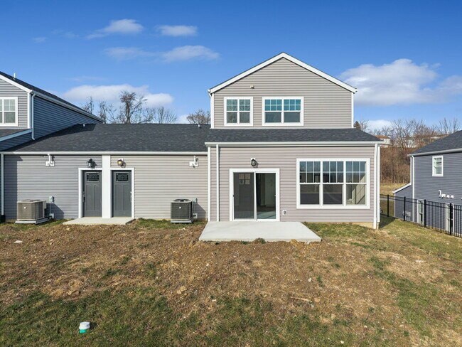 2217 Lebanon Dr in McKeesport, PA - Building Photo - Building Photo