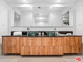 1445 N Martel Ave in Los Angeles, CA - Building Photo - Building Photo