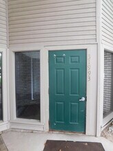 31993 W 12 Mile Rd in Farmington Hills, MI - Foto de edificio - Building Photo
