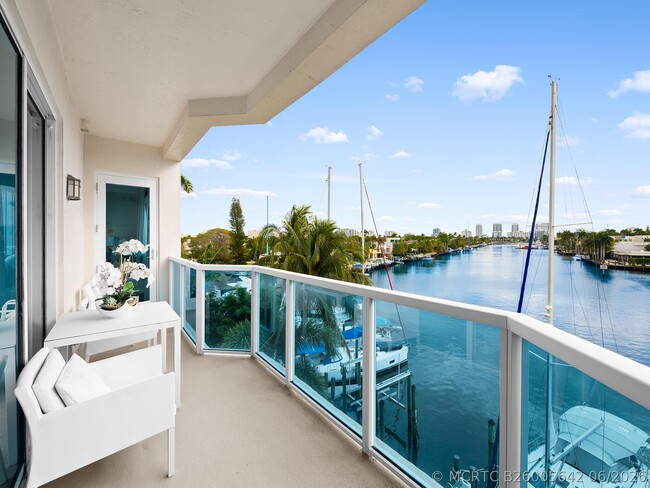 property at 516 Hendricks Isle