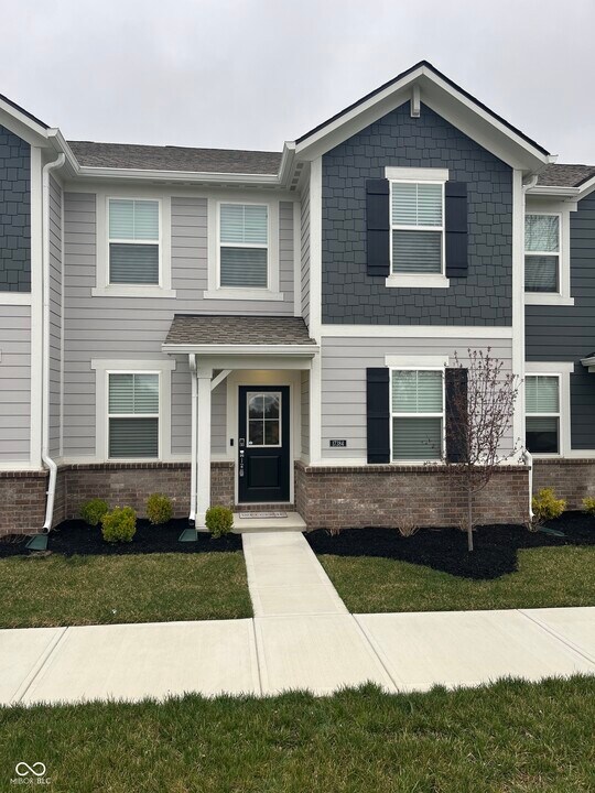 17384 Rancorn Pl in Westfield, IN - Building Photo