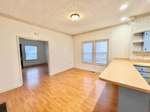 614 Elm St in Ravenna, KY - Foto de edificio - Building Photo