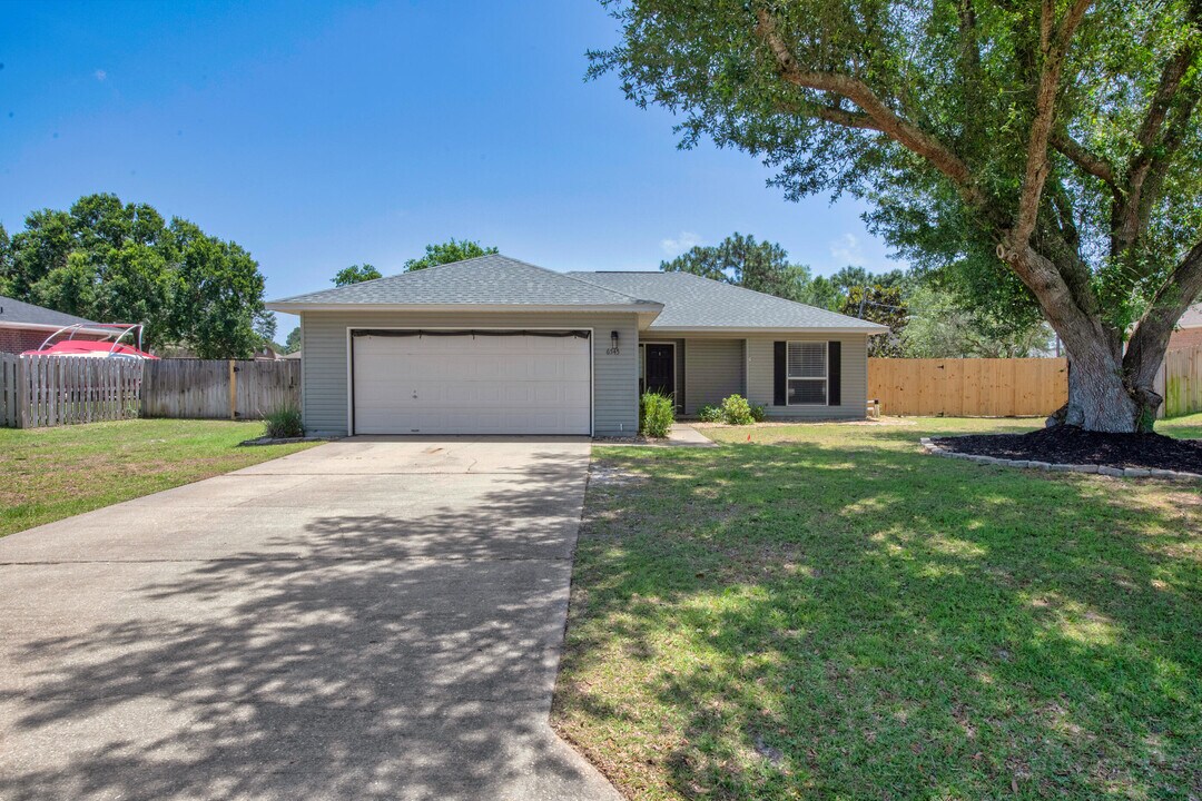 6545 Fern St in Navarre, FL - Building Photo