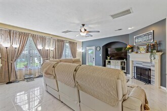 3005 Diamond Bay Dr in Dickinson, TX - Building Photo - Building Photo
