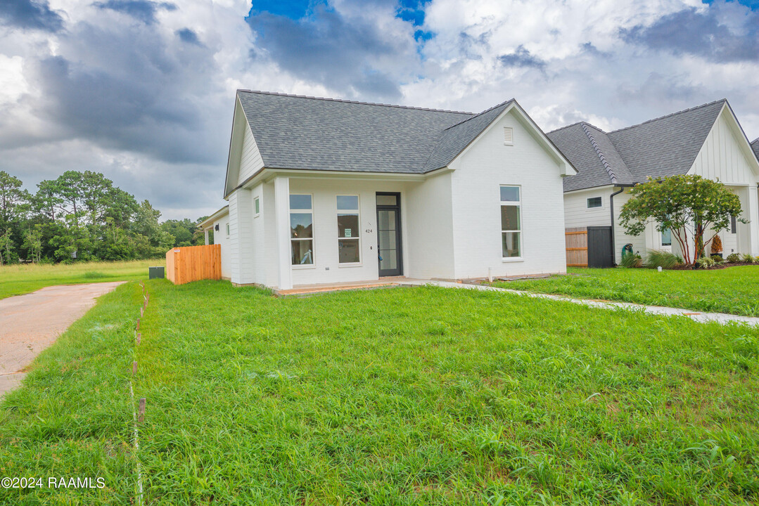 424 Dunvegan Ct in Lafayette, LA - Building Photo
