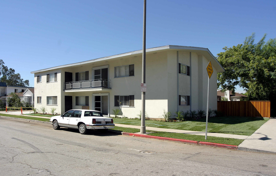 2305 Chariton St in Los Angeles, CA - Building Photo