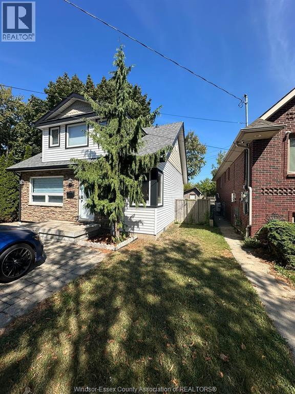 2246 Marentette Ave in Windsor, ON - Building Photo - Building Photo