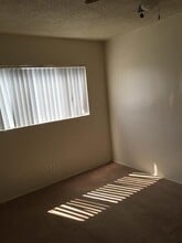 Grandview Apartments in Downey, CA - Foto de edificio - Interior Photo