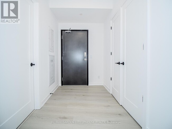 57 Carlisle St in St Catharines, ON - Building Photo - Building Photo