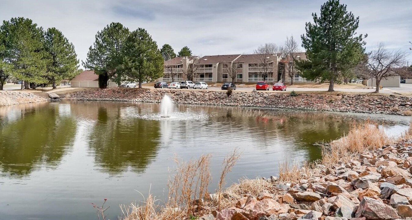 8225 Fairmount Dr, Unit 6-107 in Denver, CO - Building Photo