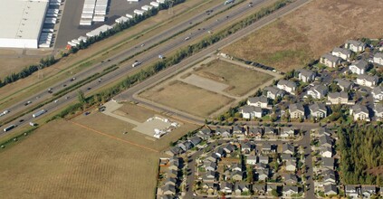 Allison Way Apartments in Woodburn, OR - Foto de edificio - Primary Photo