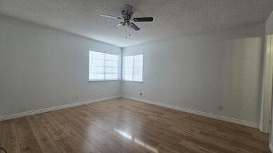 5069 Eldora Ave, Unit 3 in Las Vegas, NV - Building Photo - Building Photo
