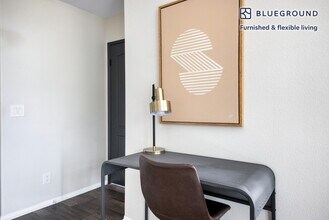 114 N Doheny Dr, Unit SI FL2-ID1033 in West Hollywood, CA - Building Photo - Building Photo