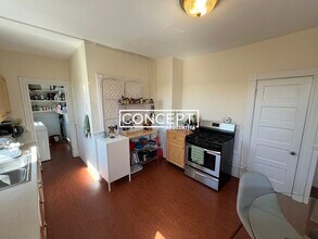 51 Ibbetson St, Unit 3 in Somerville, MA - Foto de edificio - Building Photo
