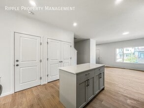 252 Orchards Blvd SW in Edmonton, AB - Building Photo - Building Photo