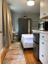 50 Irving St, Unit 50-8 in Cambridge, MA - Foto de edificio - Building Photo