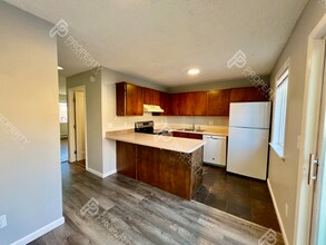 1350 Em Ave in Silt, CO - Foto de edificio - Building Photo