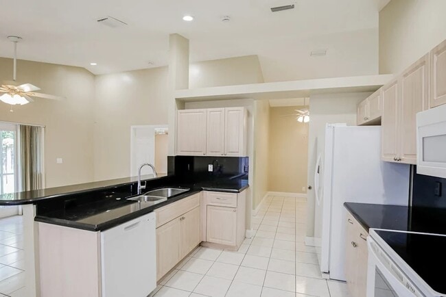 12611 SW 7th Pl in Davie, FL - Building Photo - Building Photo