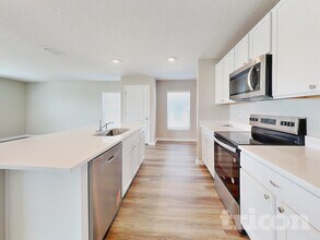 10734 Hidden Banks Gln in Parrish, FL - Building Photo - Building Photo