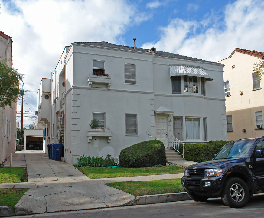 449 N Genesee Ave in Los Angeles, CA - Building Photo