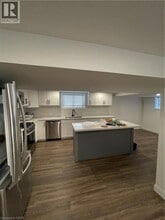 176 Queensdale Ave E in Hamilton, ON - Building Photo - Building Photo