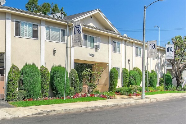 11305 Graham Pl in Los Angeles, CA - Building Photo