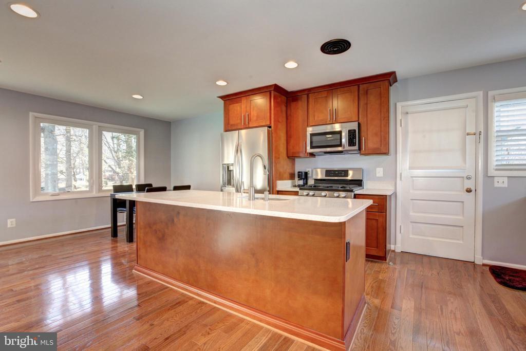 601 Delano Dr SE in Vienna, VA - Building Photo