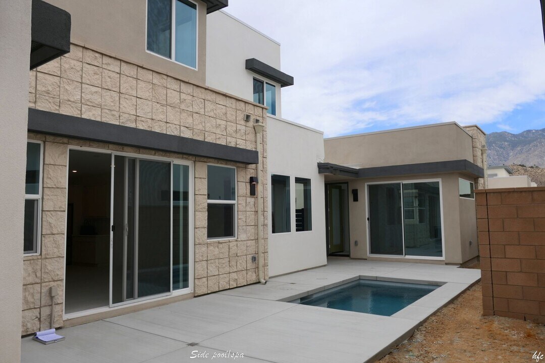 2670 Maverick Ln in Palm Springs, CA - Building Photo