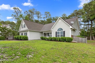 106 Rita Ln in Hampstead, NC - Building Photo - Building Photo