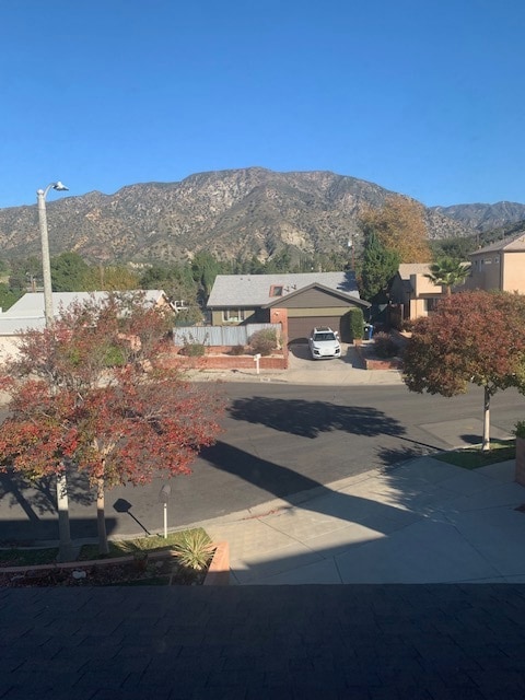 11004 Tinker Ave in Tujunga, CA - Building Photo - Building Photo