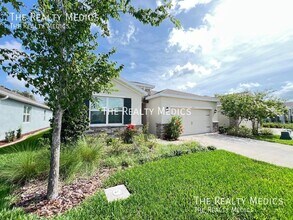 8053 Penrose Pl in Wildwood, FL - Building Photo - Building Photo
