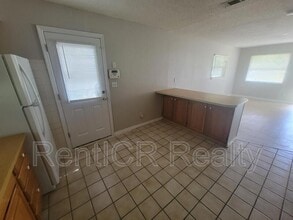 37851 Crystal Way in Dade City, FL - Building Photo - Building Photo