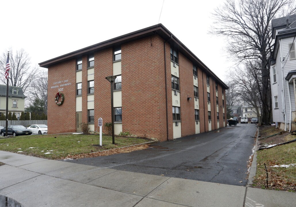 337 W Milton Ave in Rahway, NJ - Building Photo