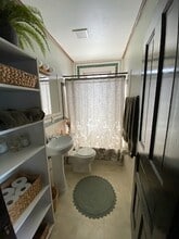 3317 Pearl St, Unit #2 in McHenry, IL - Foto de edificio - Building Photo