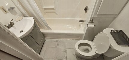 6 4th Ave, Unit #3 Rear apartment in Rensselaer, NY - Building Photo - Building Photo