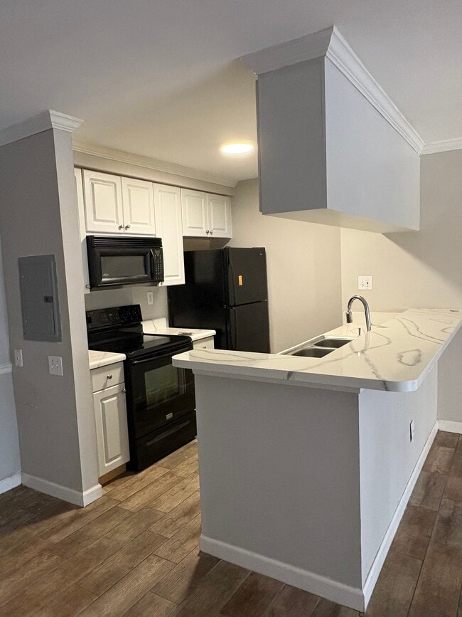 108 Alameda Ct, Unit 233 in Tampa, FL - Foto de edificio - Building Photo