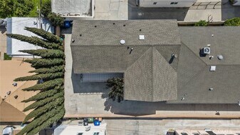 1626 Alexandria Ave, Unit 096 in Los Angeles, CA - Building Photo