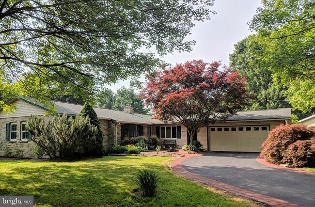 property at 18 Cricklewood Cir