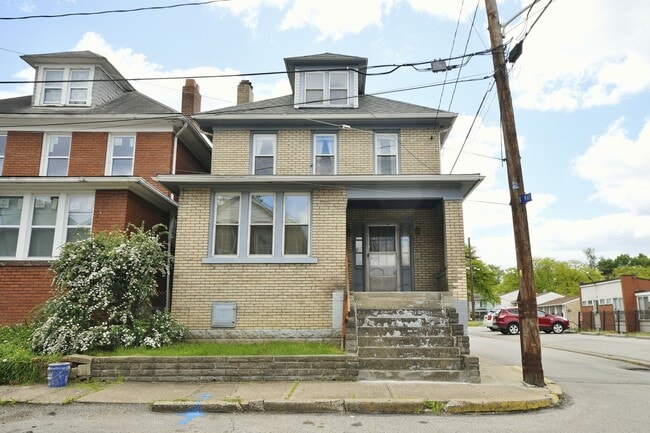 property at 900 Belleview St