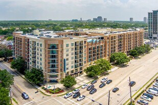 The William in Houston, TX - Building Photo