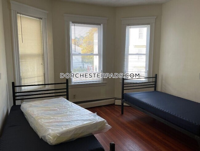 34 Cameron St-Unit -1 in Boston, MA - Building Photo - Building Photo