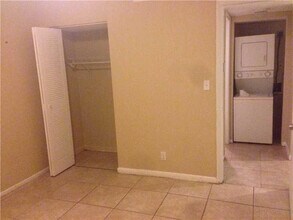 3021 Riverside Dr in Coral Springs, FL - Building Photo - Building Photo