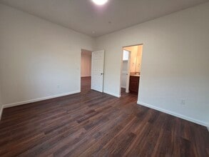 2020 E Seeger Ave in Visalia, CA - Building Photo - Building Photo