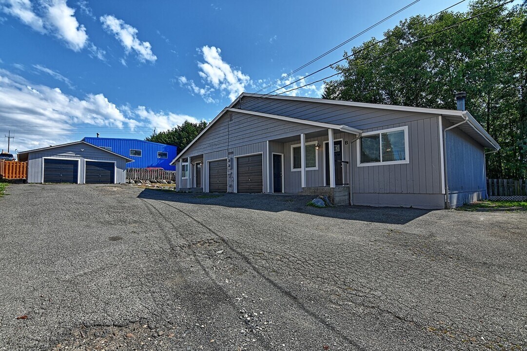 15115 40th Ave W in Lynnwood, WA - Foto de edificio